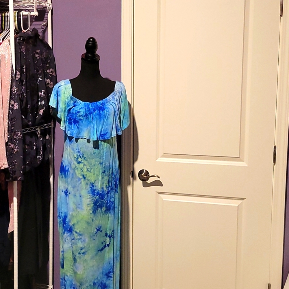 NWOT, Water color pastel maxi dress.